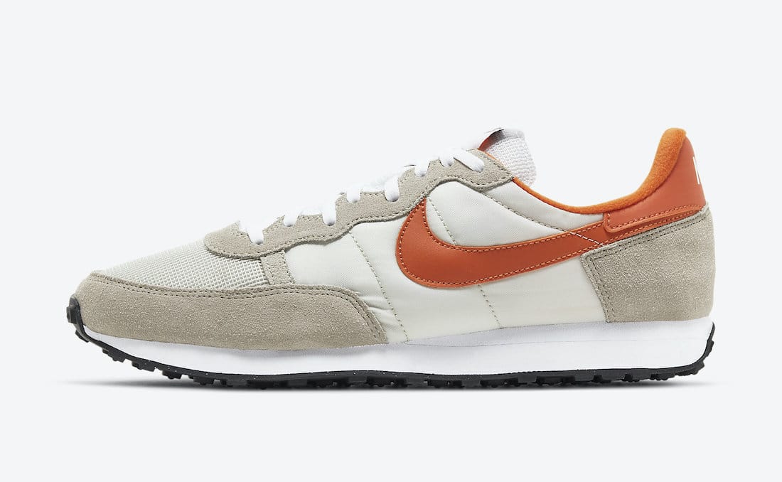 Pánské bílé a šedé tenisky Nike Challenger OG White Sail Team Orange Grey Black CW7645-004 nízké běžecké boty a obuv Nike